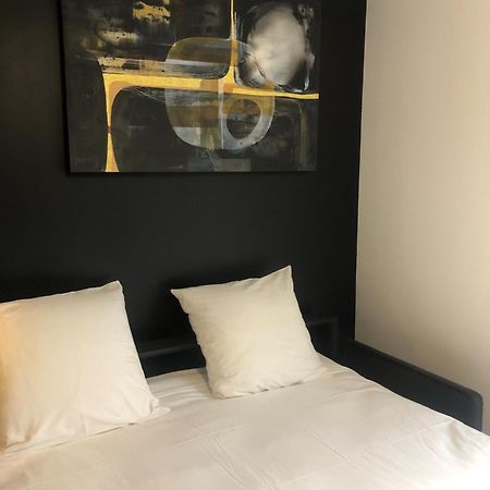 Une Chambre A Neuilly Guest House Exteriör bild