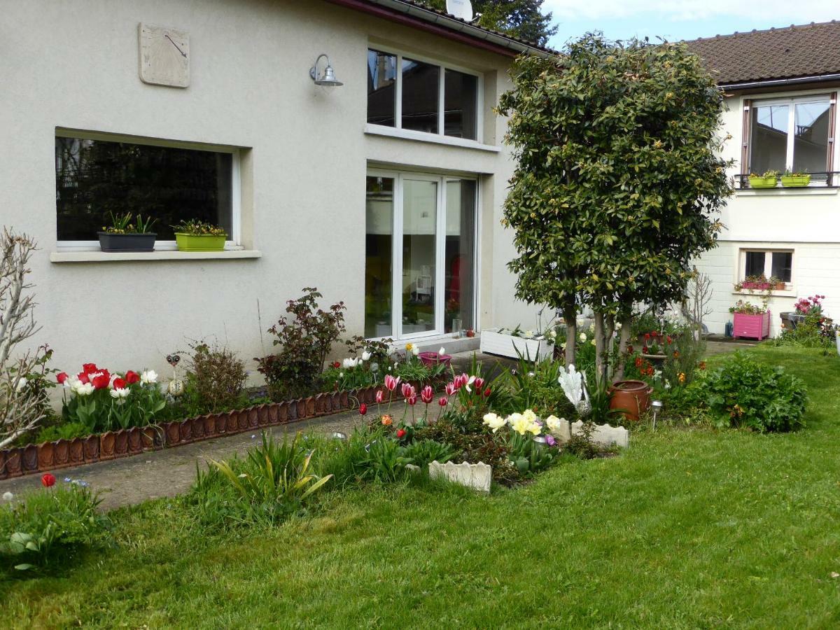 Une Chambre A Neuilly Guest House Exteriör bild